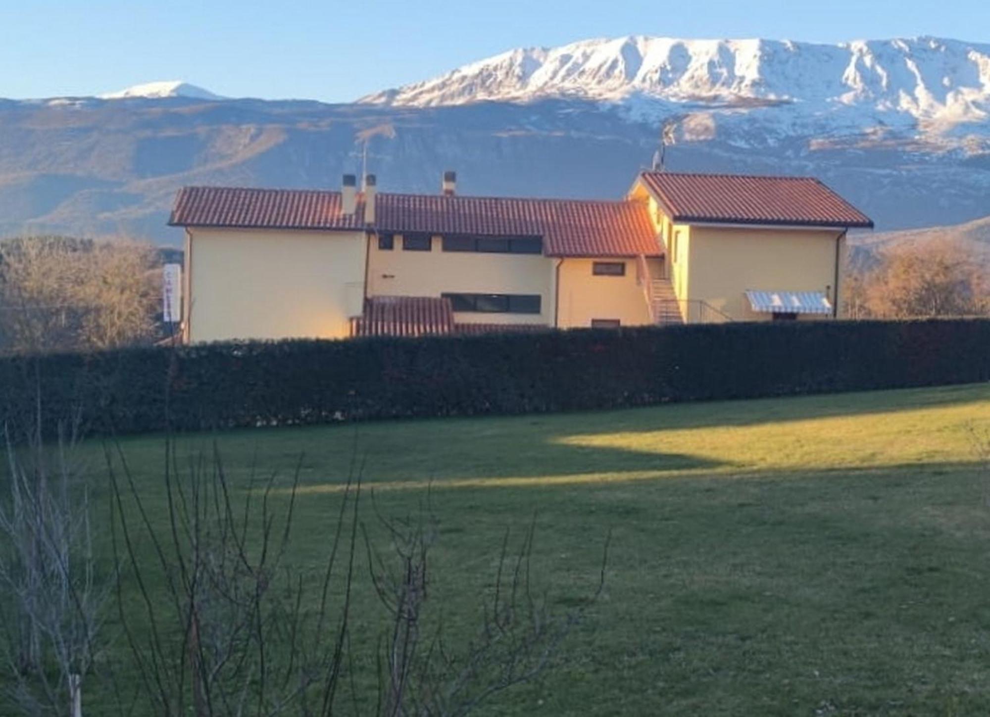 Complesso Turistico Aurora - Camere B&B Poggio Picenze Exteriör bild