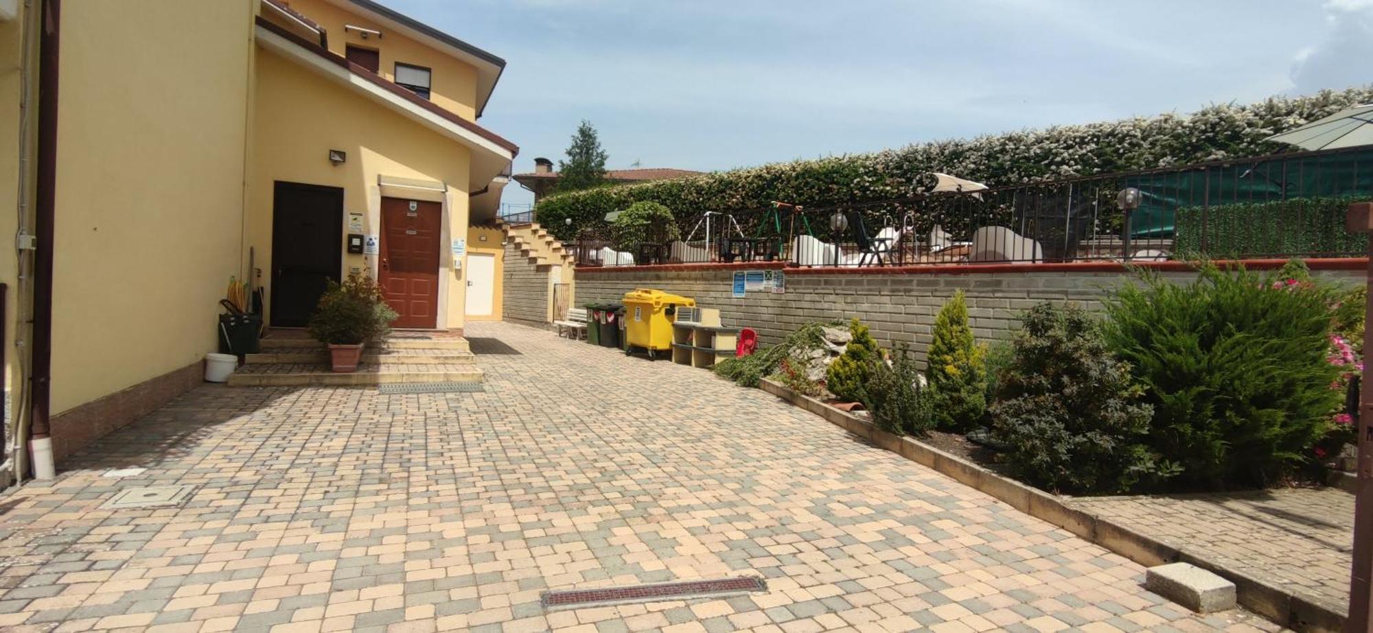 Complesso Turistico Aurora - Camere B&B Poggio Picenze Exteriör bild