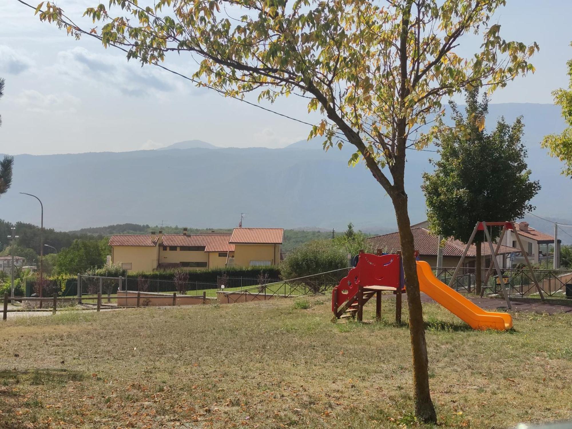 Complesso Turistico Aurora - Camere B&B Poggio Picenze Exteriör bild